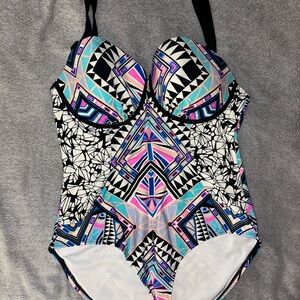 Swimsuits For All Geometric One Piece in Black and Multicolor